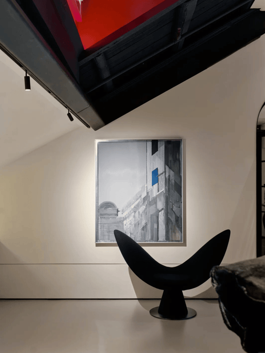 Artistic Whale‑Breach Sculptural Lounge Chair