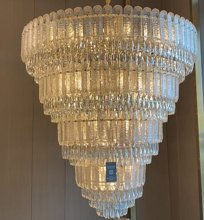 Lampadario di cristallo dorato di lusso multistrato di grandi dimensioni per ampio foyer/corridoio/ingresso