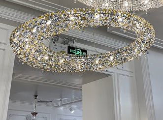 Lámpara de techo de lujo con cuentas de cristal coloridas y círculo excéntrico único para sala de estar y comedor