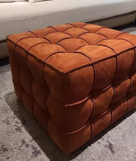 Taburete Cube de nobuk para salón/guardarropa
