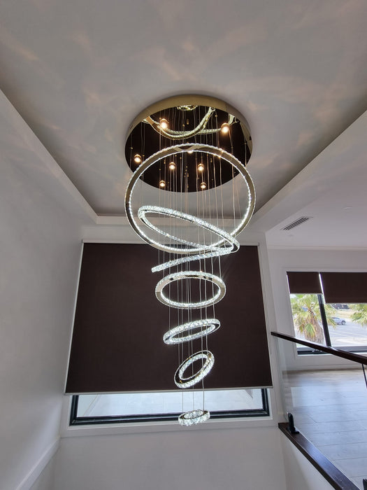 Lámpara de araña de cristal de lujo ligera de 5/6/7 anillos para escalera/vestíbulo/villa 