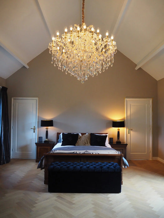 Lussuoso lampadario in cristallo a 25 luci con finitura oro/cromo