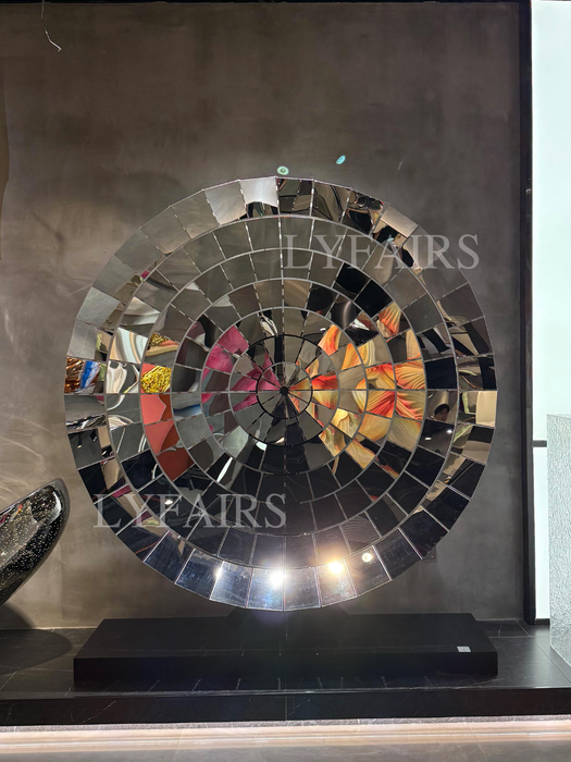 Contemporary Circular Wall Decor with Fragmented Reflective Panels