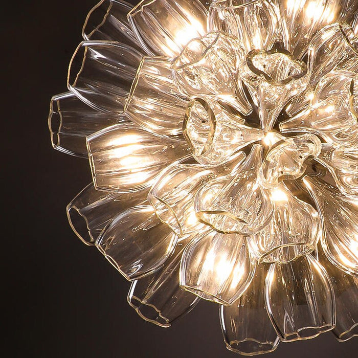 Lampadari in vetro a forma di petalo dal design leggero e artistico