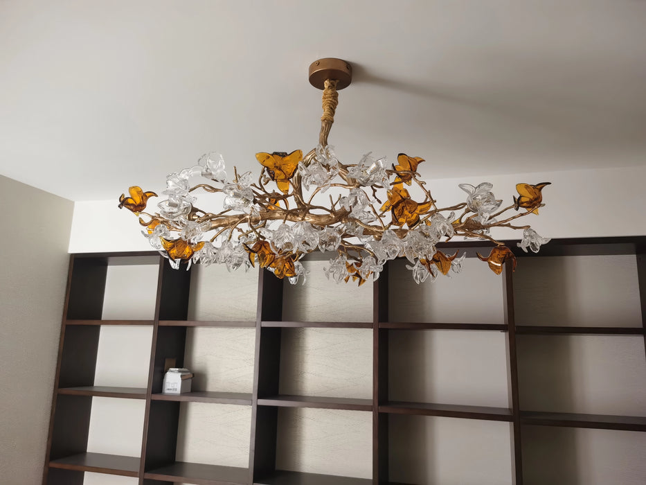 Lampadario in vetro con fiori e rami in ottone consigliato dal designer artistico per soggiorno/sala da pranzo/isola cucina