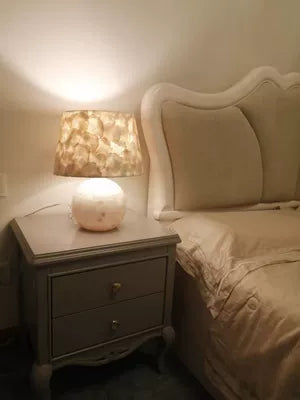 Lampada da tavolo italiana di fascia alta retrò americana in tessuto/conchiglia per comodino/soggiorno/camera da letto