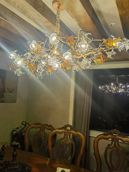Lampadario in vetro con fiori e rami in ottone consigliato dal designer artistico per soggiorno/sala da pranzo/isola cucina