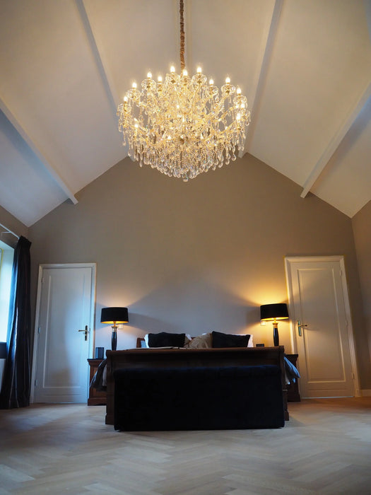 Lussuoso lampadario in cristallo a 25 luci con finitura oro/cromo