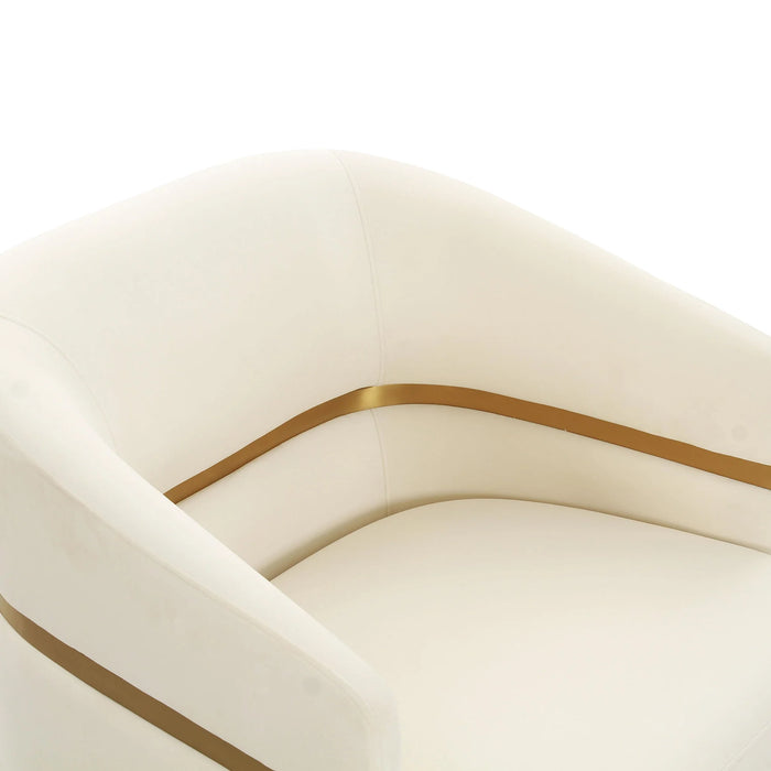 Sofá con acento de terciopelo color crema de estilo lujoso