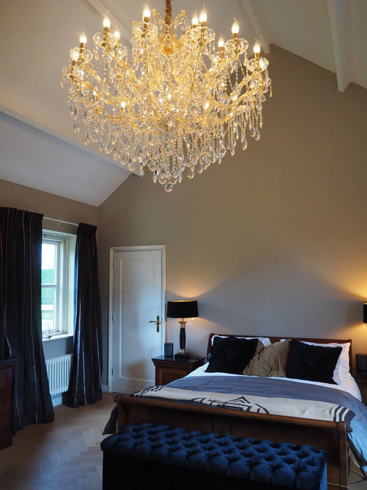 Lussuoso lampadario in cristallo a 25 luci con finitura oro/cromo