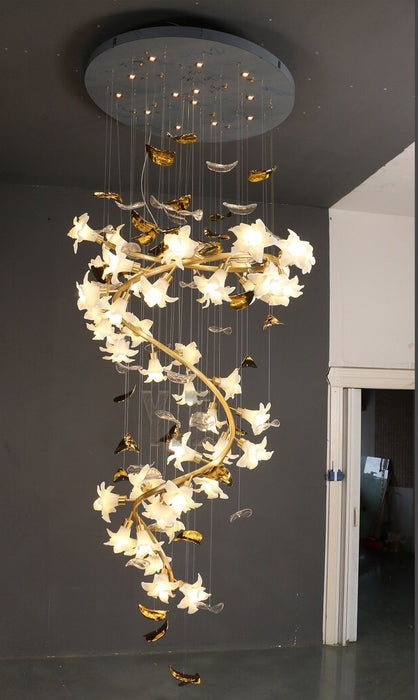 Lámpara de araña de flores de cerámica con rama de latón de diseño artístico