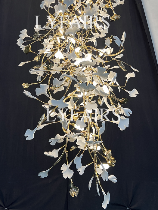 Lampadario a forma di ramo di albero in ceramica con foglie di ginkgo, lampadario a sospensione per soffitto alto, soggiorno, sala dell'hotel