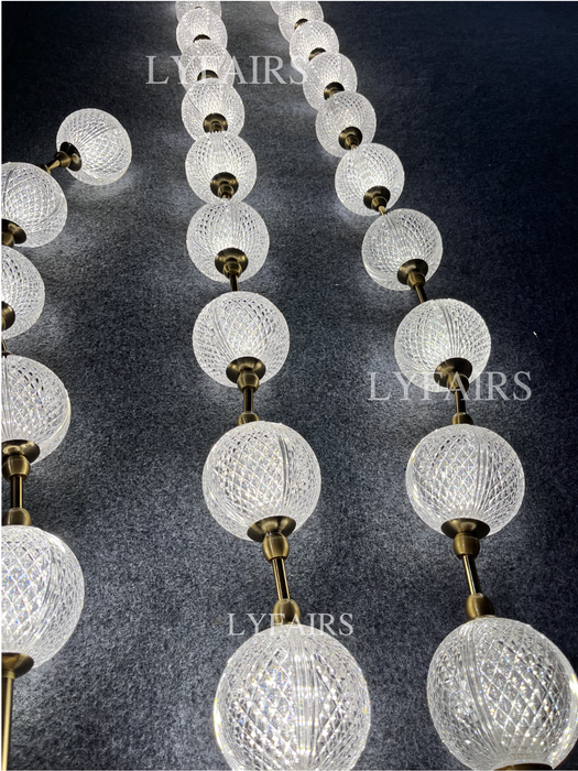 Lámpara de araña moderna y creativa con collar de perlas para sala de estar/escalera/vestíbulo/entrada