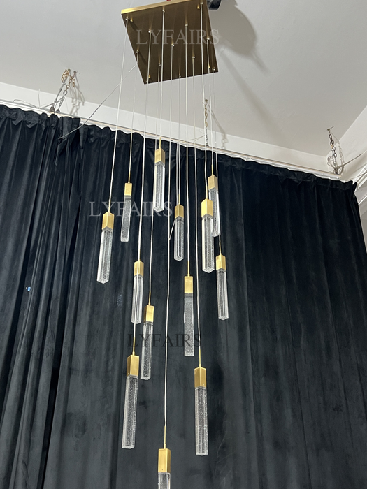 Lampadario di cristallo a bolle di ghiaccio leggero e lussuoso con finitura oro/cromo/nera per scale/atrio