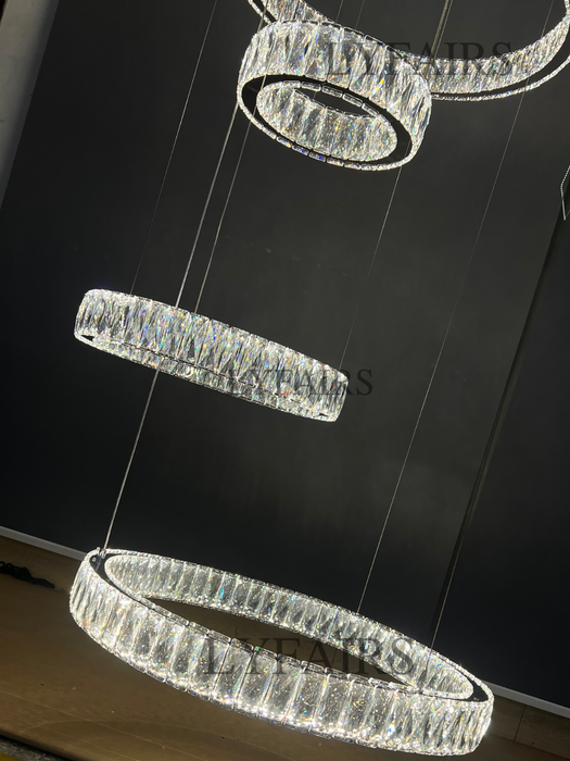 Lámpara de araña de cristal con anillo en capas moderna para sala de estar/foryer/escalera de techo alto