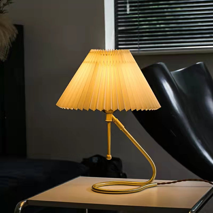 Lampada da tavolo moderna con paralume impero in tessuto plissettato per soggiorno 