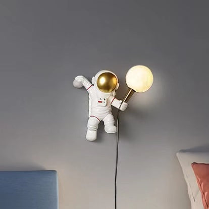 2021 Creative Wall Light The Astronauts Spaceman Wall Sconce For Boy Bedroom