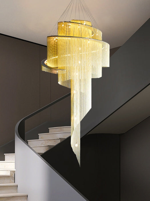 Lampadario extra large multistrato con catene metalliche di lusso postmoderne per stanze dal soffitto alto