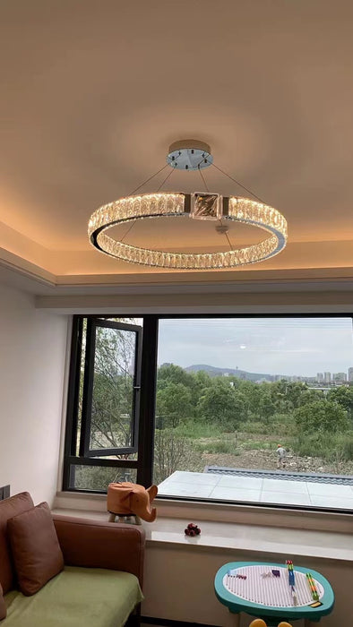 Lampadario moderno con pendente ad anello in cristallo leggero e lussuoso per soggiorno/sala da pranzo/camera da letto