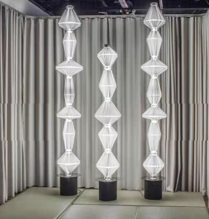 Lámpara de pie de la torre de volúmenes del arte moderno del modelo del diseñador para la sala de estar/el dormitorio/el vestíbulo del hotel