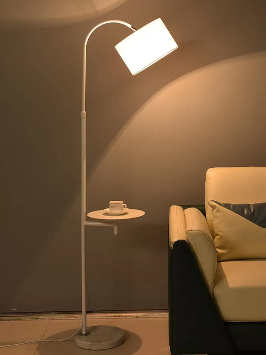 Lámpara de pie minimalista moderna con estantería de hierro y mesa para sala de estar/dormitorio/estudio