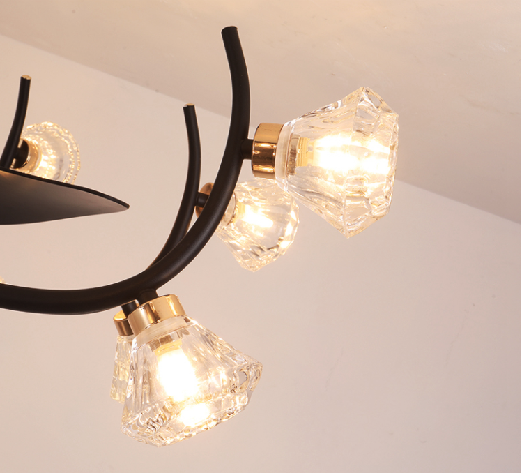 Lámpara de araña con aspas de ventilador de cristal de diamante facetado de rama de luz de ventilador negro para sala de estar/comedor/dormitorio