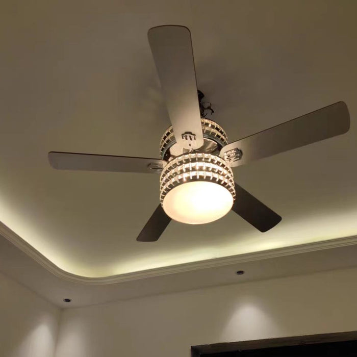 Lámpara de techo de cristal con luz de ventilador de 5 aspas de lujo ligero para sala de estar/comedor/dormitorio