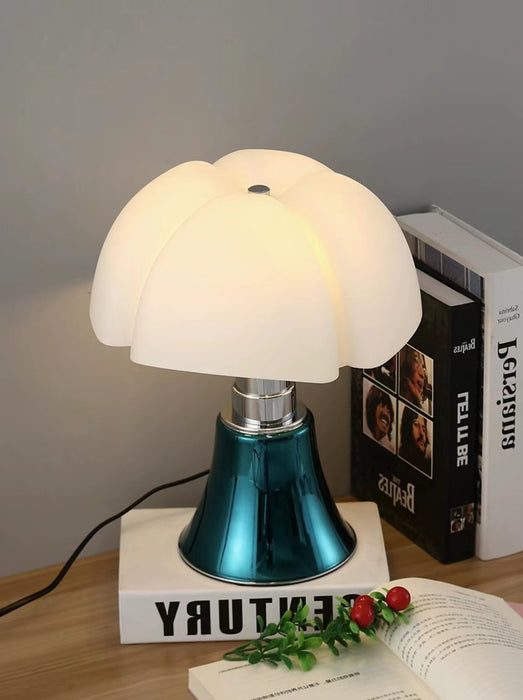 Vintage Multi-Color Flower Petal Lamp Nordic Ambiance Decorative Table Lamp for Bedside/Study