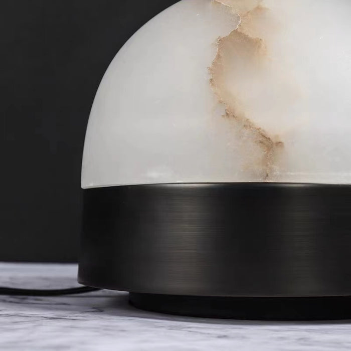 Lampada da tavolo decorativa in marmo naturale emisferica modello semplice di design per comodino/scrivania da studio
