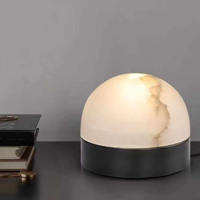 Lámpara de mesa decorativa de mármol natural hemisférica simple modelo de diseñador para mesita de noche/escritorio de estudio