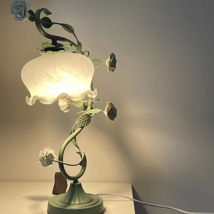 Creative Decoration Lamp Ceramic Rose Flower Table Lamp for Bedside Table/Study Desk/Bar
