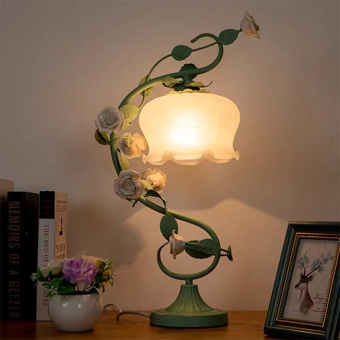 Lámpara de decoración creativa Lámpara de mesa de cerámica con flores rosas para mesita de noche/escritorio de estudio/bar