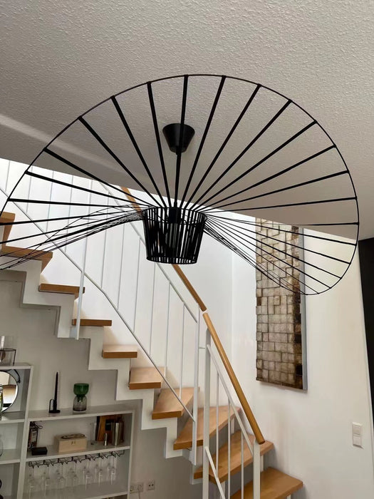 Lampadario minimalista a forma di cappello di paglia per ristorante Lampadario creativo per soggiorno/sala da pranzo in ferro con finitura nera creativa