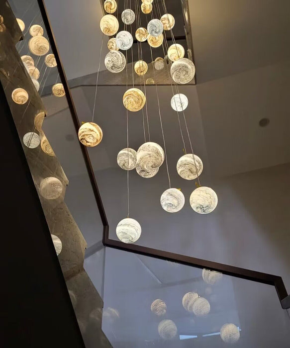 Lámpara colgante larga creativa de planeta nórdico para escalera/vestíbulo/pasillo de techo alto, novedad de 2023