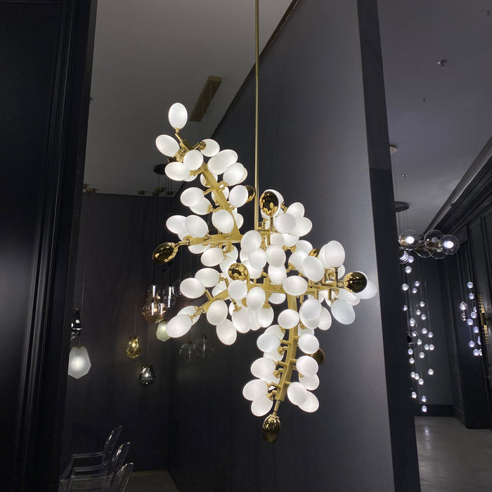 Lámpara de araña de uva blanca pura de diseñador de arte creativo nórdico de lujo ligero para sala de estar/comedor