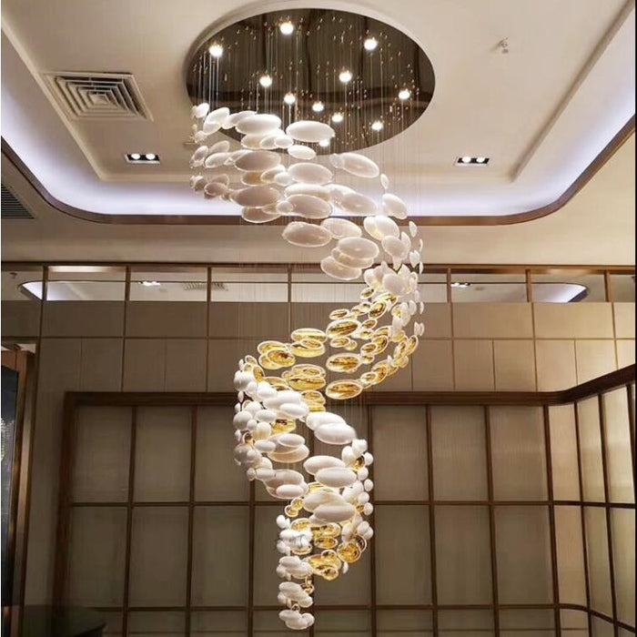 Moderna lampada da soffitto artistica e unica con pendente a forma di uovo di drago dorato per scale/centro vendite/hotel