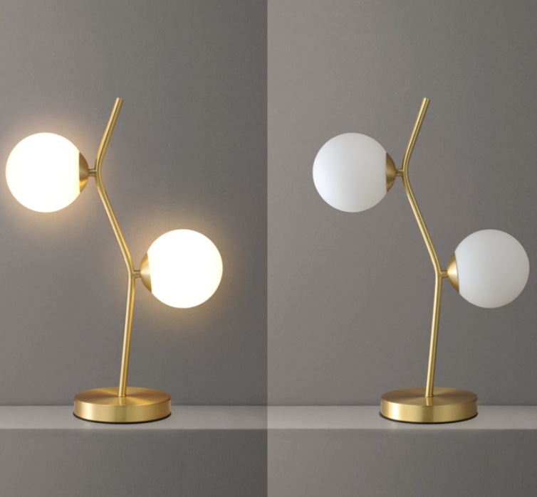 Lámpara de mesa de 2 luces, luz nocturna de metal con bola, pantalla de cristal blanca 