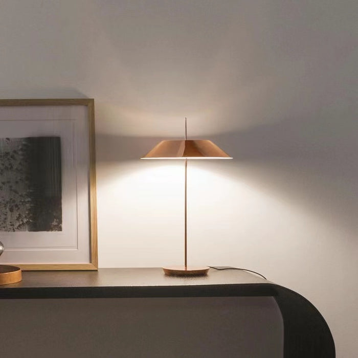 Lámpara de escritorio con forma de paraguas de latón natural de diseño español, lámparas de mesa para salón o dormitorio 