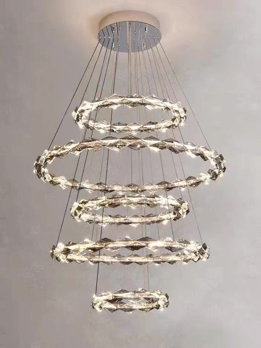 Lampadario di cristallo di grandi dimensioni con anelli multistrato Lampadario moderno in cristallo trasparente e grigio per scala/foyer/corridoio/ingresso