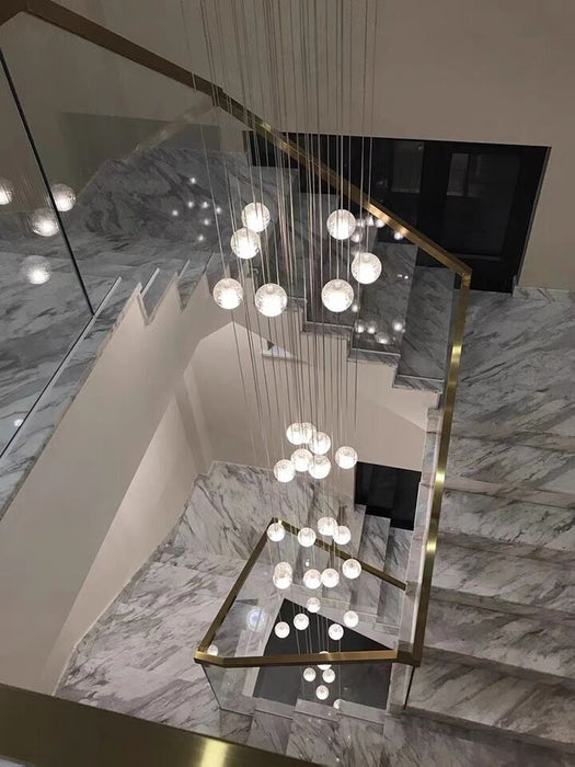 Lampadario a sospensione rotondo di grandi dimensioni con bolle d'aria rotonde di arte nordica per scale/scala a chiocciola/hall dell'hotel