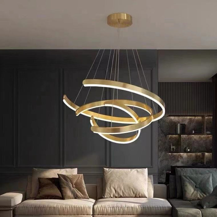 Lámpara de araña LED con anillo dorado con detalles en hierro forjado para sala de estar 
