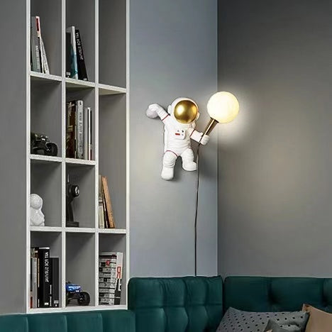 2021 Lampada da parete creativa The Astronauts Spaceman Applique da parete per la camera da letto del ragazzo 