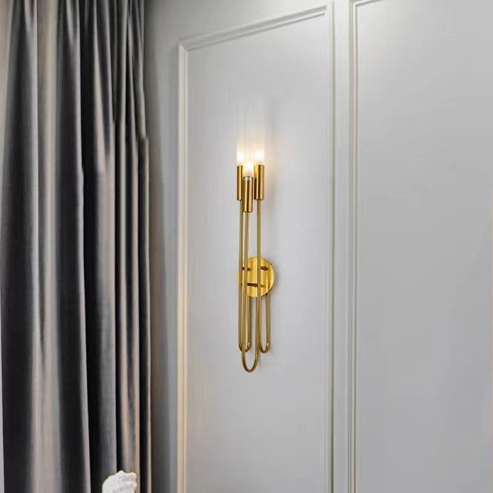 Lámpara de pared de latón de tres varillas de lujo con luz nórdica para mesita de noche/sala de estar/pasillo